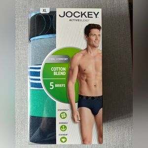 Jockey mens briefs underwear. Size XL. New in package 5 pairs.